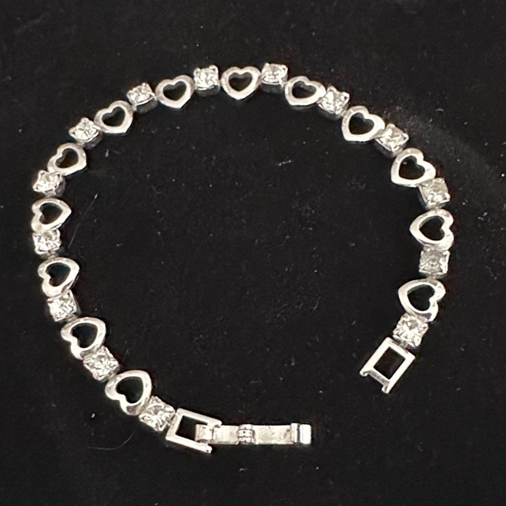 👑Elegant Silver Heart Bracelet
